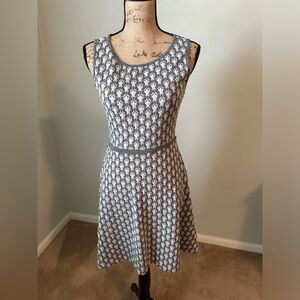 Max Studio Sleevless Above the Knee Size XS (fits like Size 6)